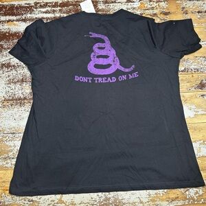 NWT- 2XL- Black Don’t tread on Me Women's Tee- Runs Small, more like L/Xl